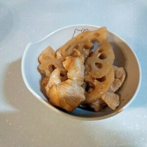 シャキシャキ蓮根と鶏肉のピリ辛炒め